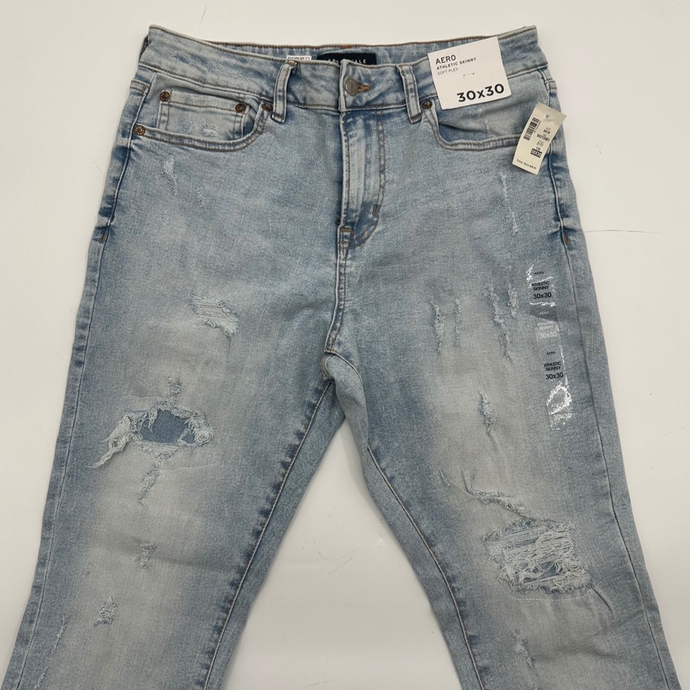 Aeropostale Mens Athletic Skinny Soft Flex Distressed Light Wash Jeans 30x30 NWT